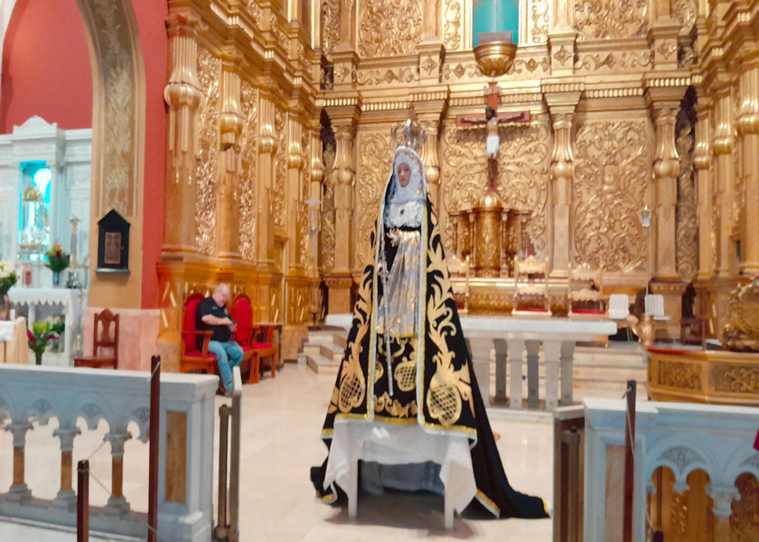 El Viernes Santo, peregrinación en la Iglesia de la Candelaria